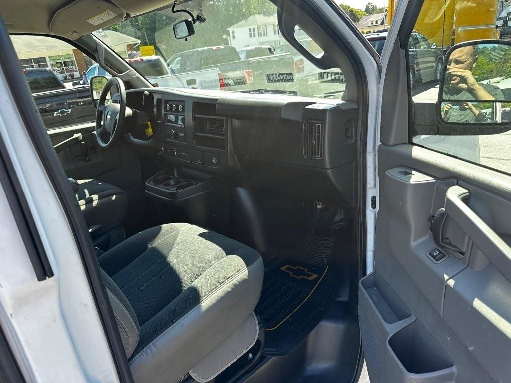 Used 2019 Chevrolet Express 2500 w/ Driver Convenience Package RWD image 12