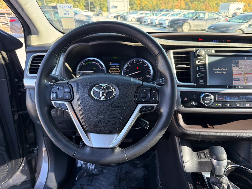 Used 2017 Toyota Highlander Limited Platinum w/ Carpet Mat Package AWD/4WD image 15