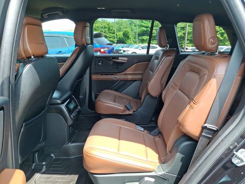 Used 2020 Lincoln Aviator Reserve w/ Elements Package Plus AWD/4WD image 10