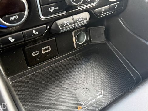 Used 2022 Chevrolet Suburban LT image 21