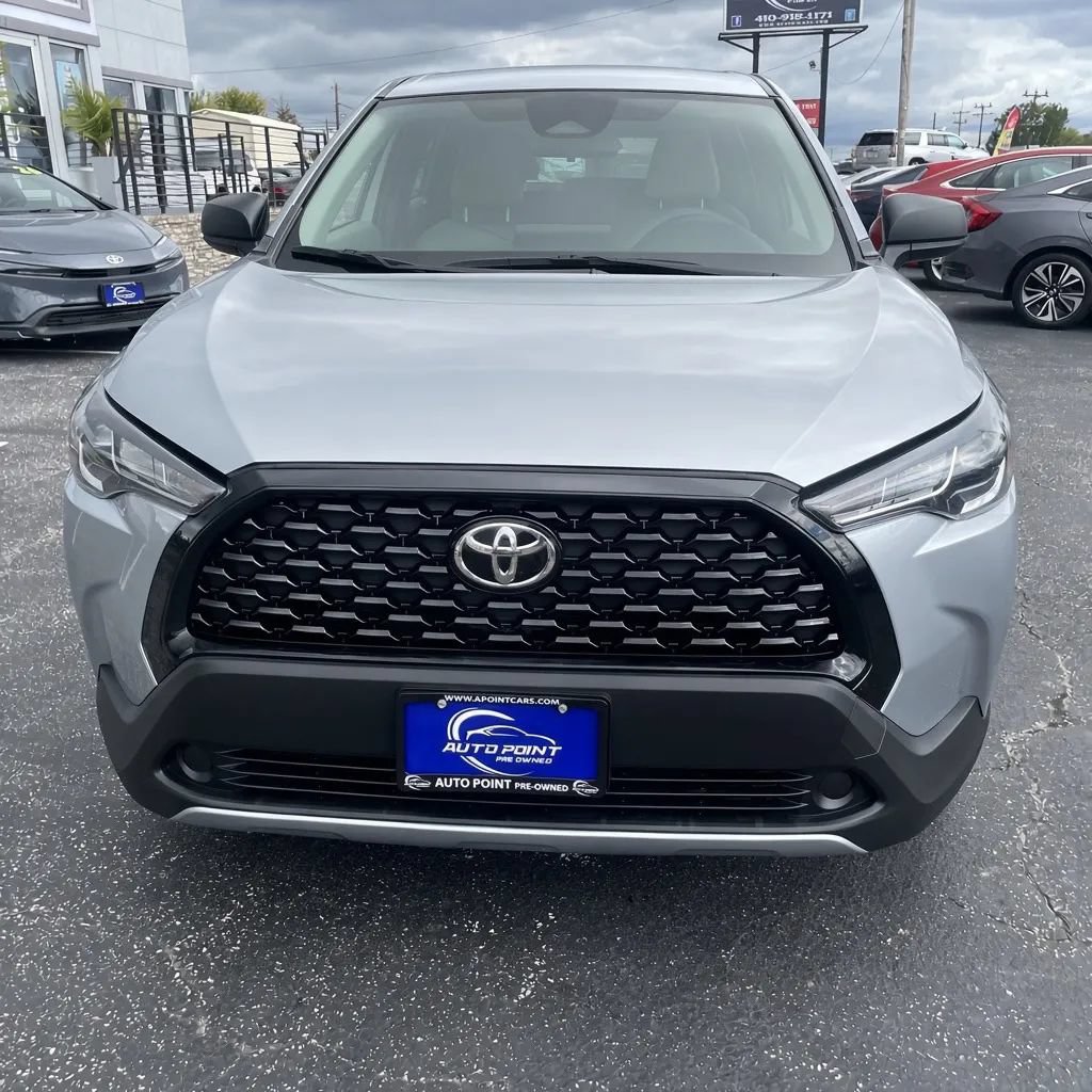Used 2024 Toyota Corolla Cross L FWD image 2