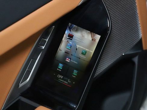 Used 2025 BMW 740i xDrive image 14