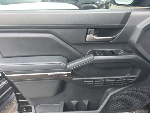 Used 2025 Toyota Tacoma TRD Sport image 16