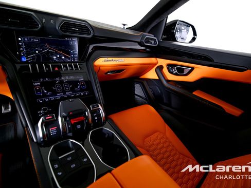 Used 2021 Lamborghini Urus image 14