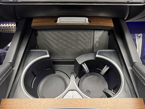 Certified 2024 Mercedes-Benz GLS 450 4MATIC image 18