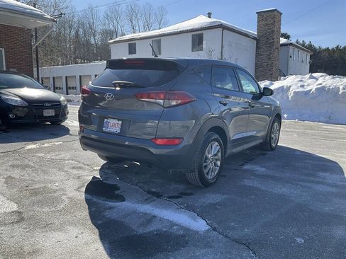 Used 2018 Hyundai Tucson SE image 5