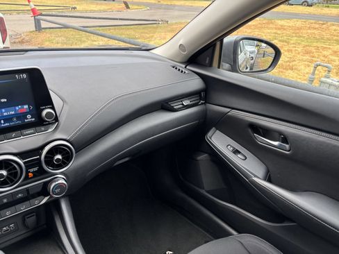 Used 2025 Nissan Sentra SV FWD image 28