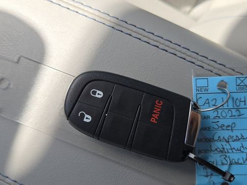 Used 2022 Jeep Compass Latitude w/ Sun and Sound Group image 31