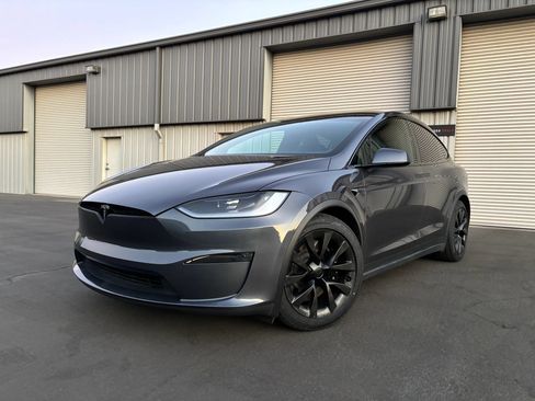 Used 2023 Tesla Model X AWD/4WD image 4