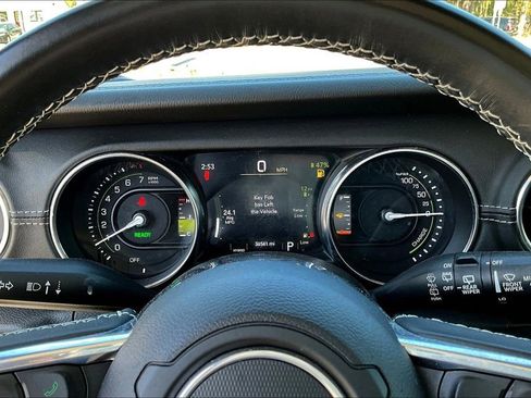 Used 2022 Jeep Wrangler Unlimited Sahara 4xe image 15