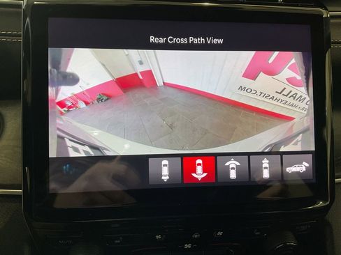 Used 2024 Jeep Grand Cherokee L Limited w/ Luxury Tech Group II image 28