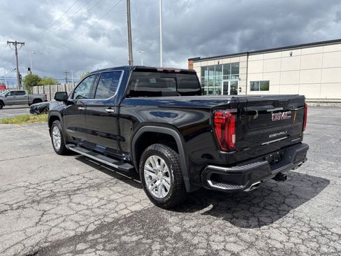 Used 2024 GMC Sierra 1500 Denali w/ Technology Package AWD/4WD image 5