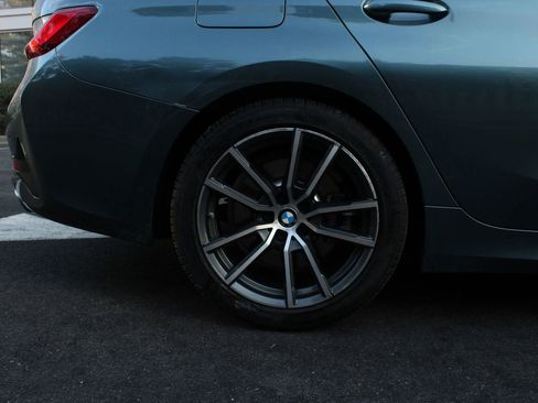 Used 2020 BMW 330i xDrive Sedan w/ Convenience Package AWD/4WD image 5