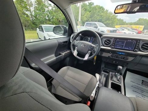 Used 2022 Toyota Tacoma SR5 RWD image 7