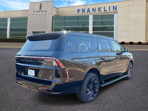 New 2026 Lincoln Navigator L Reserve w/ Jet Appearance Package AWD/4WD image 7