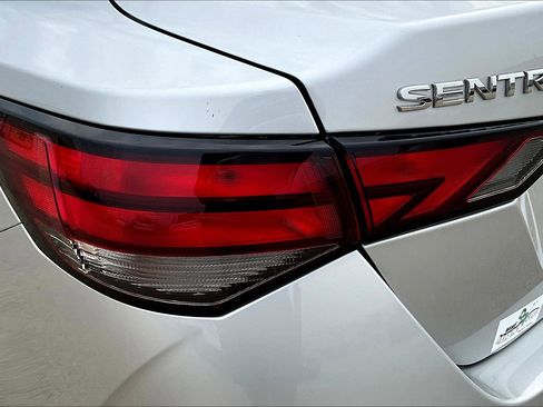 Used 2022 Nissan Sentra SV image 28