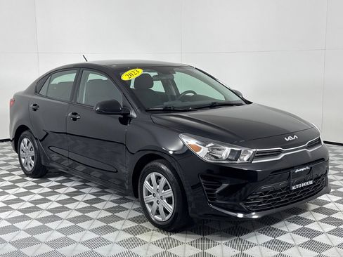 Used 2023 Kia Rio LX image 3