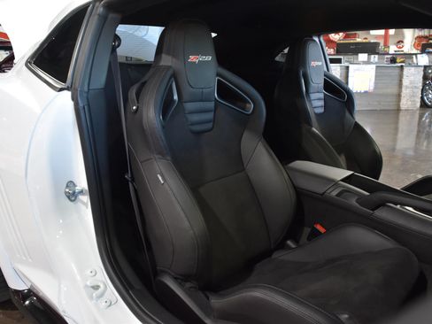 Used 2015 Chevrolet Camaro Z/28 RWD image 35