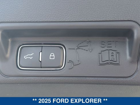 Used 2025 Ford Explorer Platinum w/ Ultimate Package AWD/4WD image 14