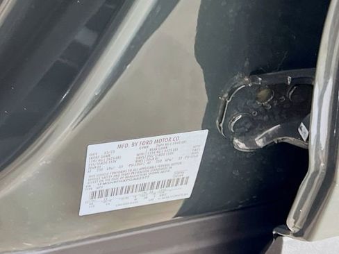 Used 2023 Ford Explorer Limited image 27