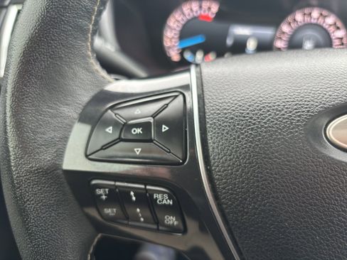 Used 2018 Ford Explorer Platinum image 10