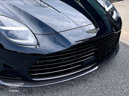 Used 2025 Aston Martin Vanquish RWD image 24