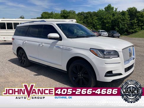Used 2024 Lincoln Navigator Reserve AWD/4WD image 9