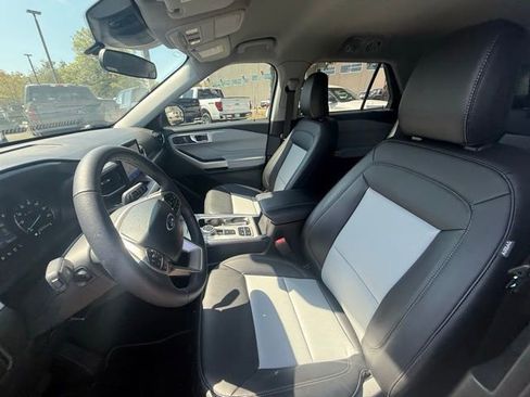 New 2024 Ford Explorer XLT w/ Equipment Group 202A image 14