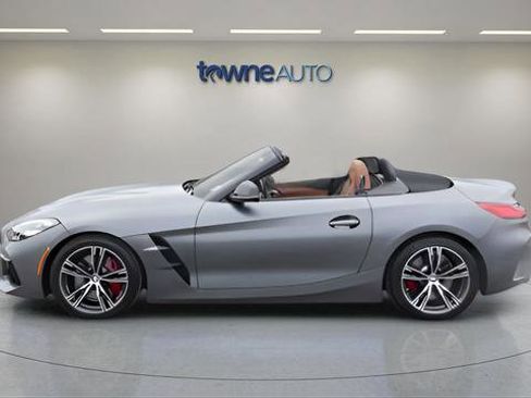 Used 2021 BMW Z4 M40i w/ Executive Package image 3