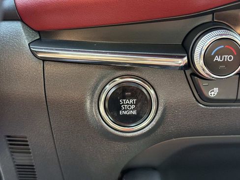Certified 2023 MAZDA MAZDA3 Hatchback w/Premium Plus Pkg AWD/4WD image 19