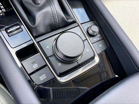 Used 2024 MAZDA MAZDA3 2.5 Turbo Sedan w/Premium Plus image 31