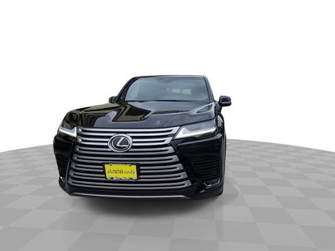 Used 2024 Lexus LX 600 4WD w/ Premium Package image 3