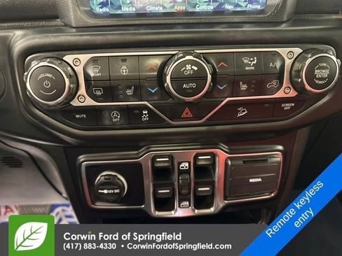 Used 2019 Jeep Wrangler Unlimited Sahara w/ Uconnect 4C Nav & Sound Group image 9