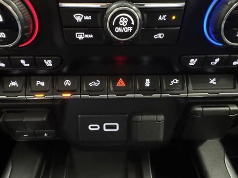 Used 2020 Chevrolet Silverado 1500 High Country w/ Technology Package AWD/4WD image 20