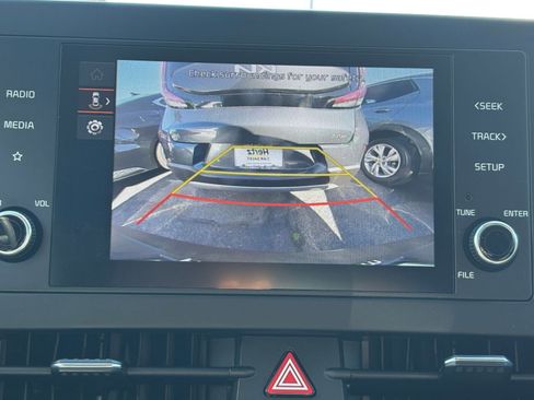 Used 2025 Kia Sportage LX image 23