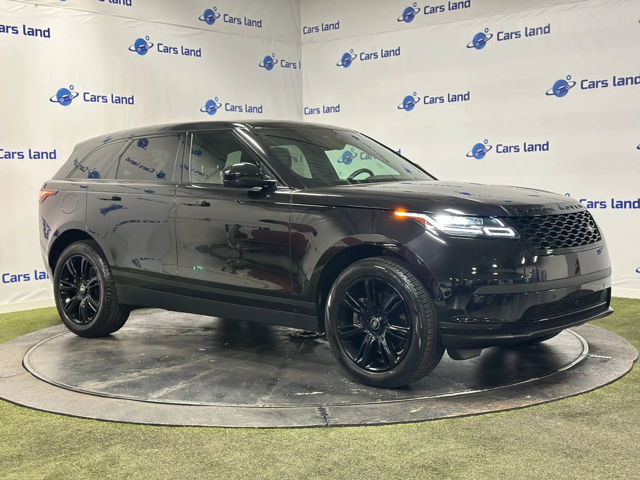 Used 2023 Land Rover Range Rover Velar S AWD/4WD image 2