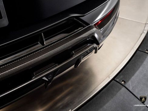 Used 2024 Lamborghini Urus Performante image 16