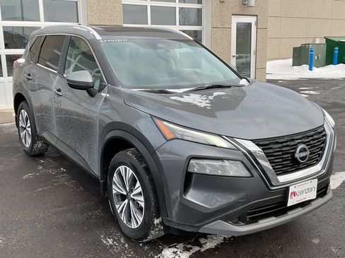 Used 2023 Nissan Rogue SV w/ SV Premium Package image 3