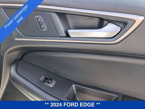 Used 2024 Ford Edge SEL image 37