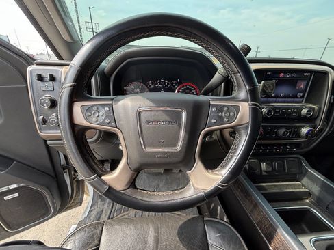 Used 2015 GMC Sierra 2500 Denali w/ Duramax Plus Package AWD/4WD image 11