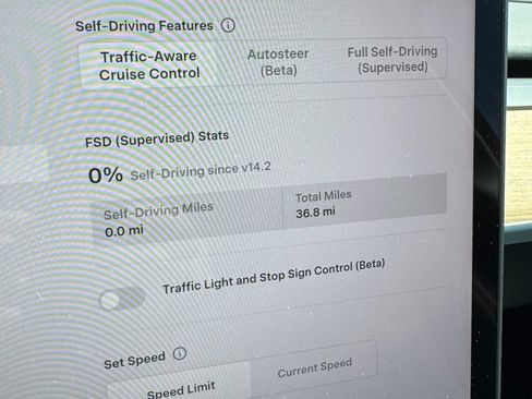 Used 2024 Tesla Model Y Long Range AWD/4WD image 14
