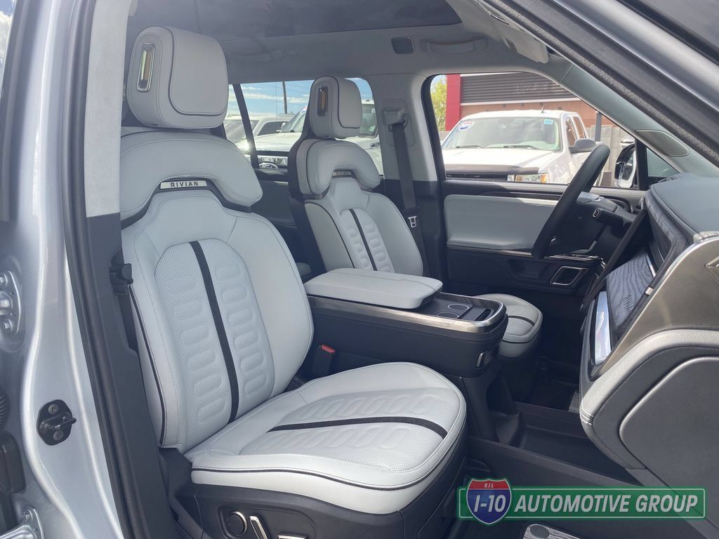 Used 2024 Rivian R1S Adventure Dual AWD/4WD image 9
