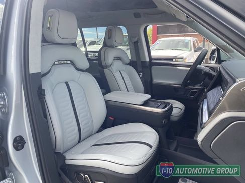 Used 2024 Rivian R1S Adventure AWD/4WD image 9