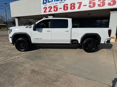 Used 2024 GMC Sierra 2500 AT4 w/ AT4 Preferred Package image 2