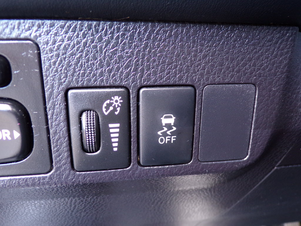 Used 2015 Toyota RAV4 XLE w/ Four Season Floor Mat Package AWD/4WD image 20