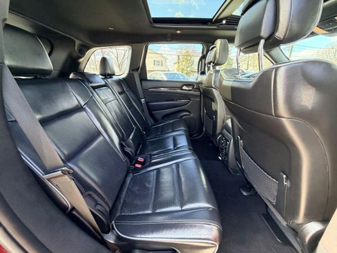 Used 2020 Jeep Grand Cherokee Overland AWD/4WD image 27