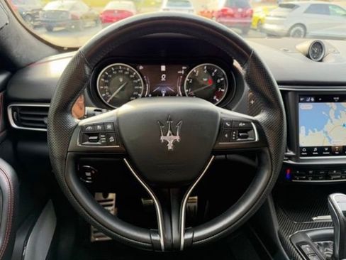 Used 2019 Maserati Levante Trofeo AWD/4WD image 40