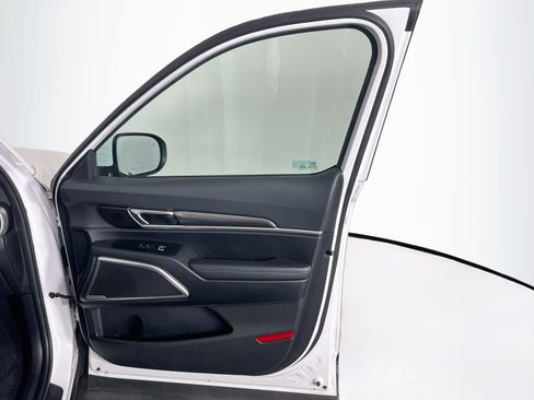 Used 2024 Kia Telluride LX FWD image 33
