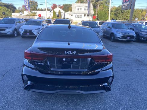 Used 2023 Kia Forte LXS w/ LXS Technology Package image 4