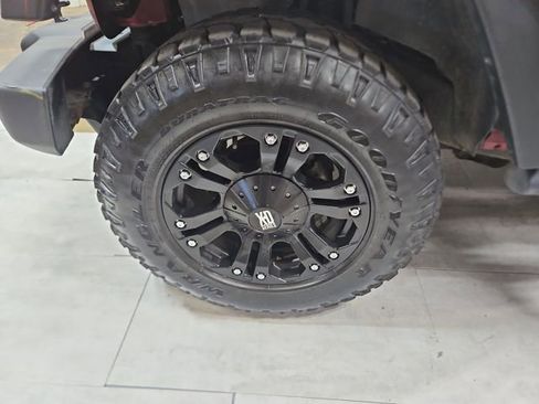 Used 2013 Jeep Wrangler Rubicon w/ PWR Convenience Group image 21